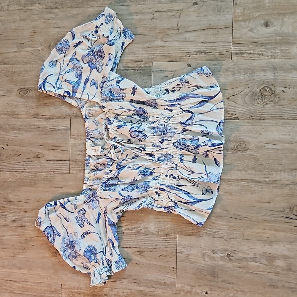 H&M Blue floral top